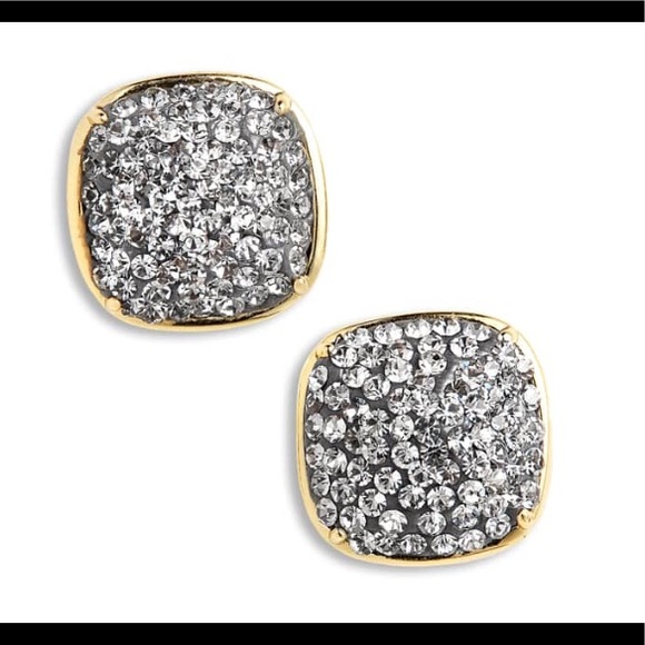 clay pave small square studs